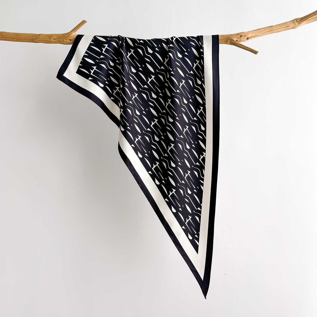 봄 프린트 스퀘어 스카프 여성용 부드러운 스테인 모조  - Silk Neck Scarf 리뷰 및 가격